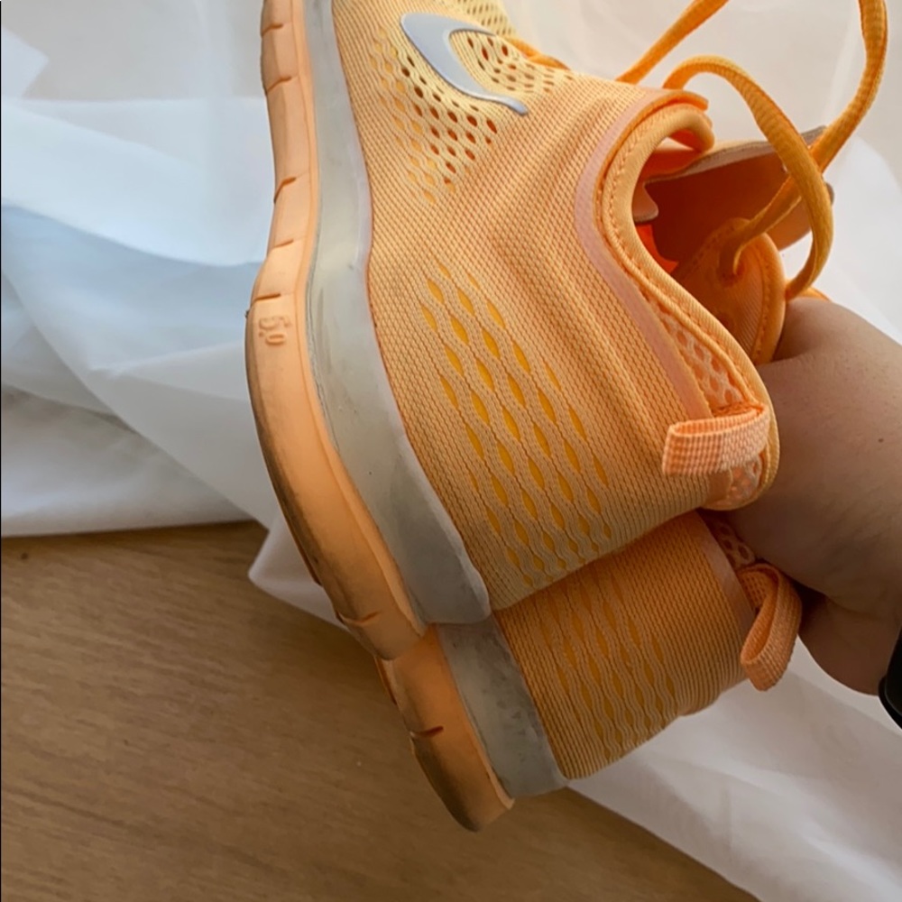 Orange melon nike free sneakers - Picture 7 of 11